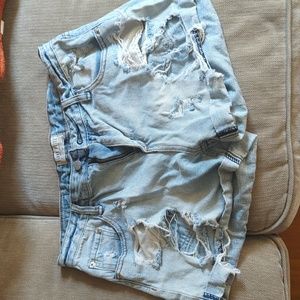 Ultra distressed denim shorts - size M